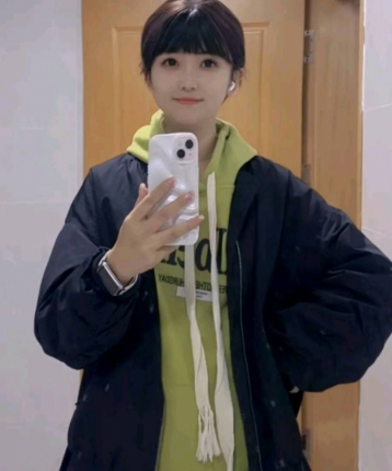 草莓超甜的头像