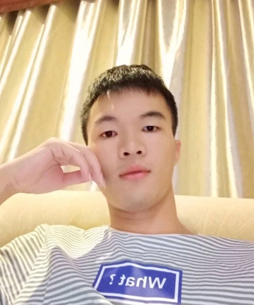 一位小帅哥的头像