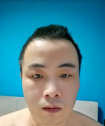 哈哈哈拍的头像
