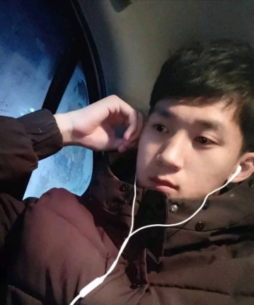 独望苍穹的头像