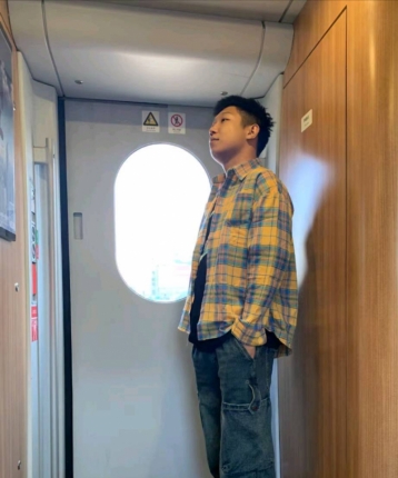 昵称被鱼吃了的头像