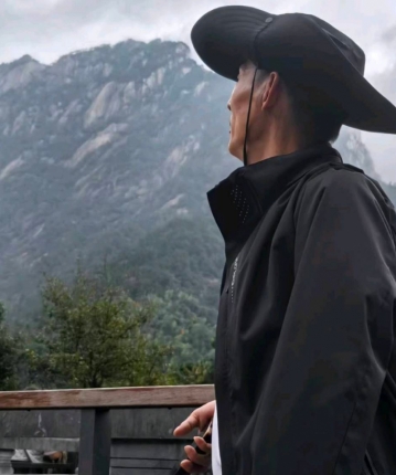 寂寞孤独的狼的头像