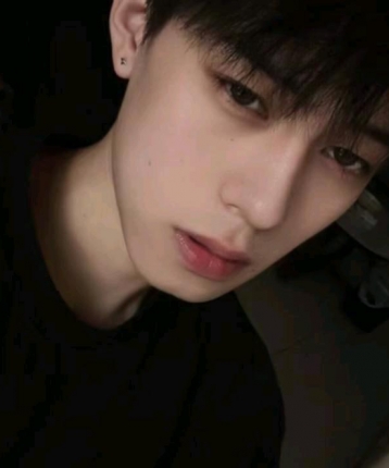 散场落尽繁华的头像