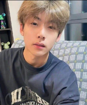 小帅不帅的头像