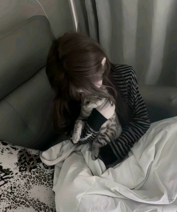 系上兰花铃铛的头像