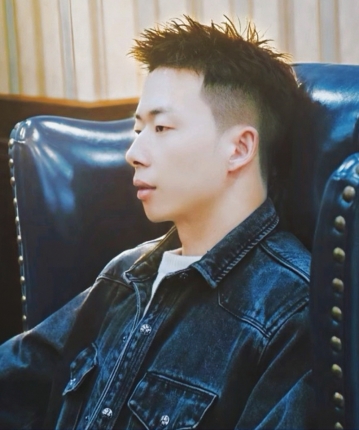 一身反骨的头像