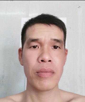 衣伴而行的头像