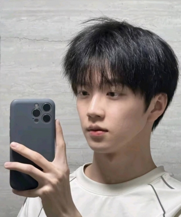 无名的诗的头像