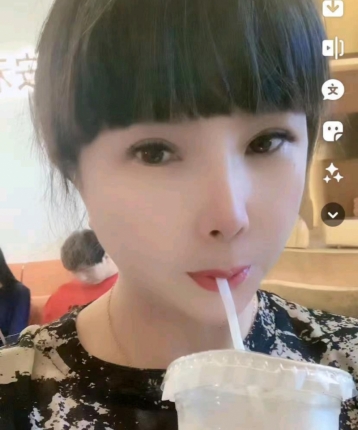 代表月亮消灭你的头像