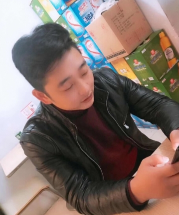 无A名小卒的头像