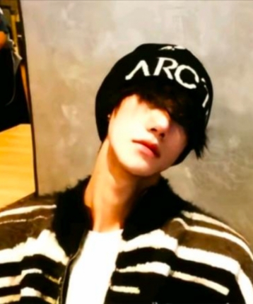 航子不在的头像