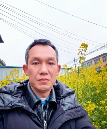 六月陪你看雪的头像