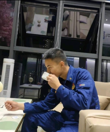 小七光的头像