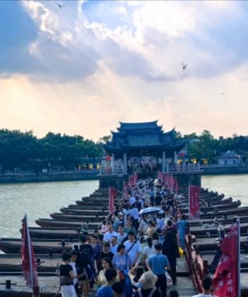 屋外风吹凉的头像