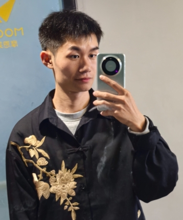 喜欢后面的头像