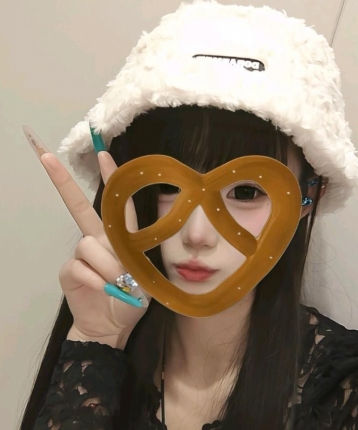 小新不睡觉的头像
