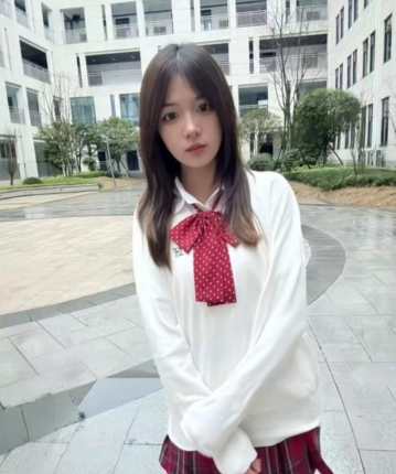 雅娅的头像