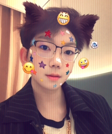 那抹湛蓝的头像