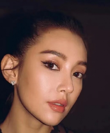 要喝够七杯热水的头像