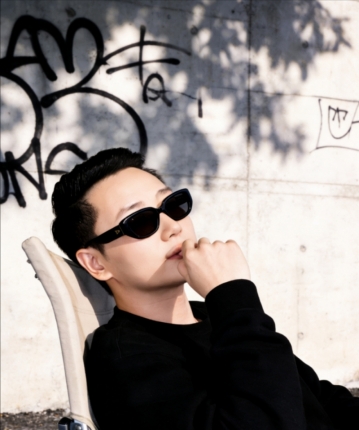 独特的镜子的头像