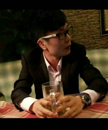 如此陌生的头像