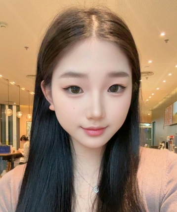 莉莉莉莉吖的头像