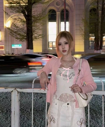 是莉莉的头像