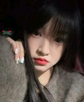 小不点爱笑的头像