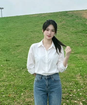 请靠近一点点的头像