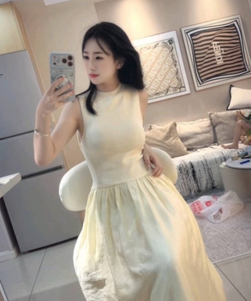 甜甜婷的头像