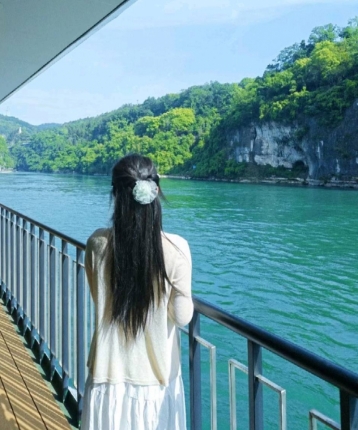 星星会发光的头像