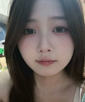 小新新新新新的头像