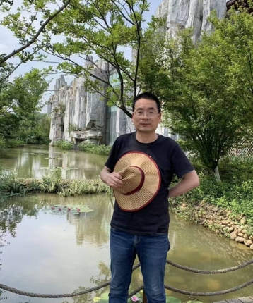 东去春来的头像