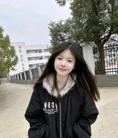 微微甜笑的照片