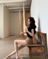 红唇高粉丝的照片
