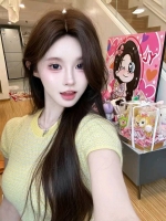 微笑女孩儿的照片