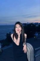 微笑女孩儿的照片