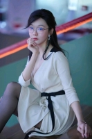 小琪很小气的照片