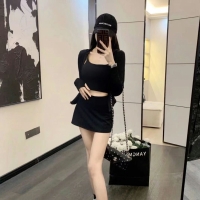 舞蹈女生一字马的照片