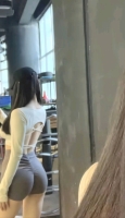 小熊与洋娃娃跳舞的照片