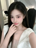 草莓尖尖的照片