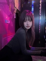 Ai吃奶酪的照片