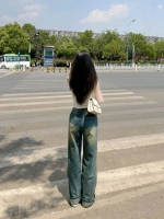 窃窃私语的照片