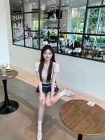 汐颜月的照片