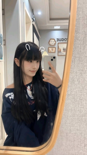 睡午觉的喵的照片
