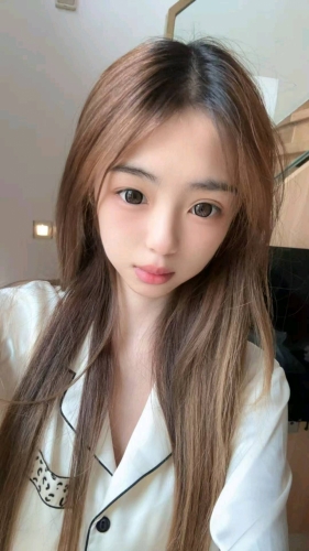 一只傻小鬼的照片