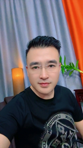 深情的大叔的照片