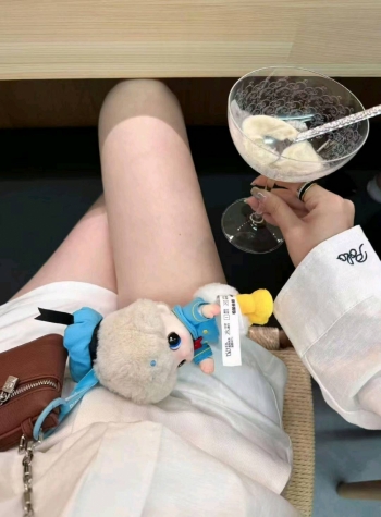 发霉莹子的照片