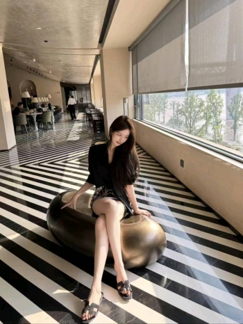 柠檬女的照片