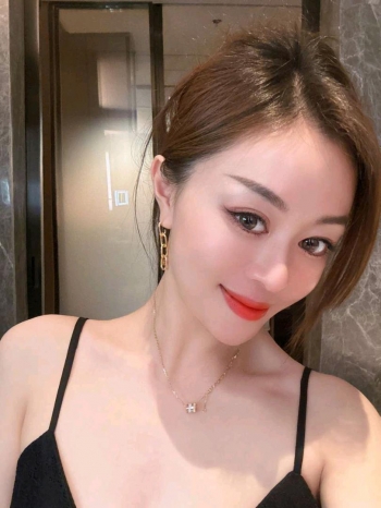 蜜桃女人的照片